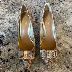 Coach Landrie Leather Snakeskin Bow Heels Sz. 6